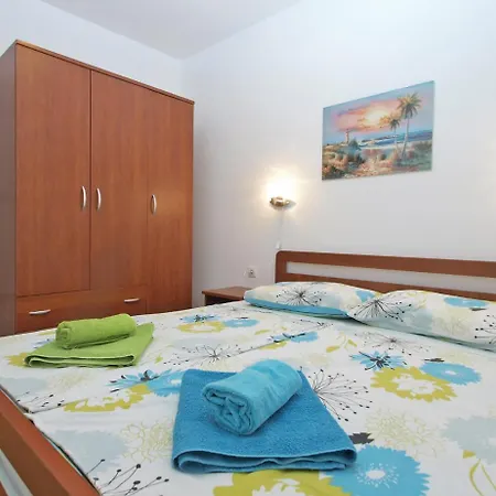 Apartment 1282