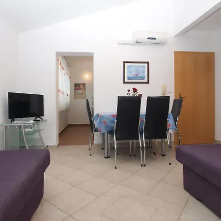 Apartment 1282