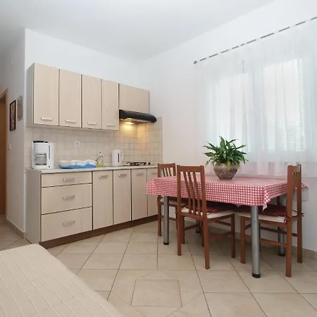 Apartment 1282 *