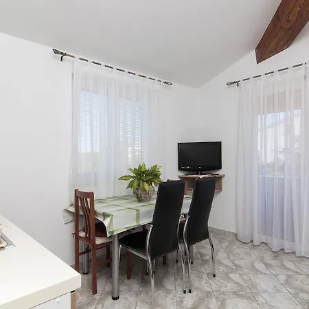 1282 Appartamento Fažana