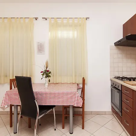1282 Apartament *