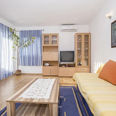 1282 Apartament *