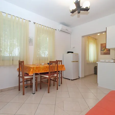 1282 Apartament *