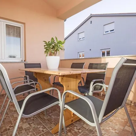 Apartman 1282 *