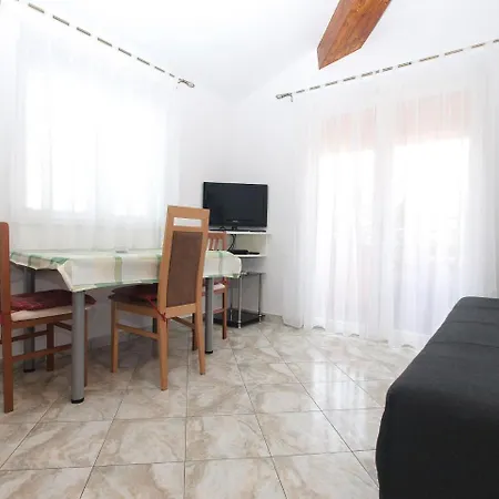 1282 Appartamento Fažana